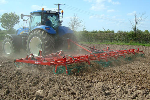 Kverneland TLD - Vibro-Cultivator